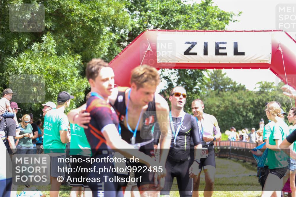 21.06.2026 - 29. Vierlanden-Triathlon Andreas Tolksdorf http://msf.ph/oto/9922485 21.06.2026 13:52:51 Ziel 20, 257 meine-sportfotos.de