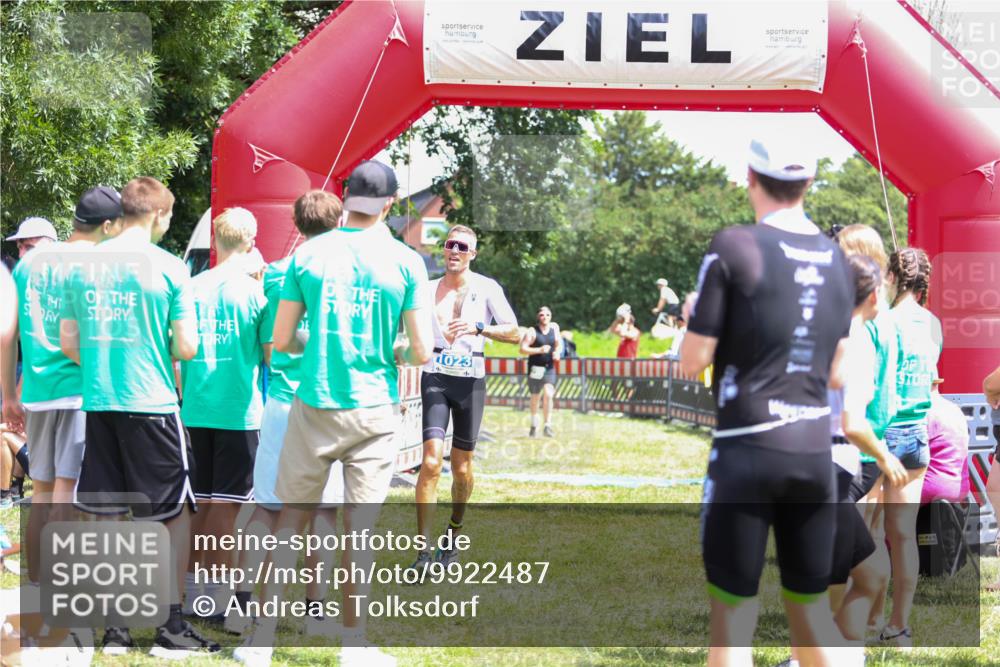 21.06.2026 - 29. Vierlanden-Triathlon Andreas Tolksdorf http://msf.ph/oto/9922487 21.06.2026 13:53:05 Ziel 752, 1023 meine-sportfotos.de