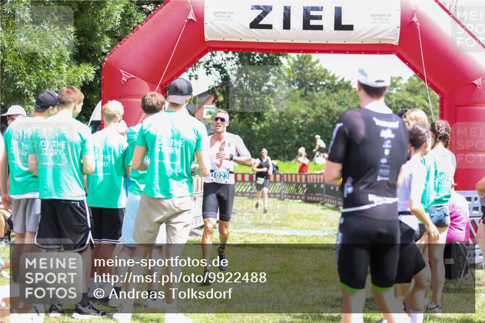 21.06.2026 - 29. Vierlanden-Triathlon Andreas Tolksdorf http://msf.ph/oto/9922488 21.06.2026 13:53:05 Ziel 752, 1023 meine-sportfotos.de