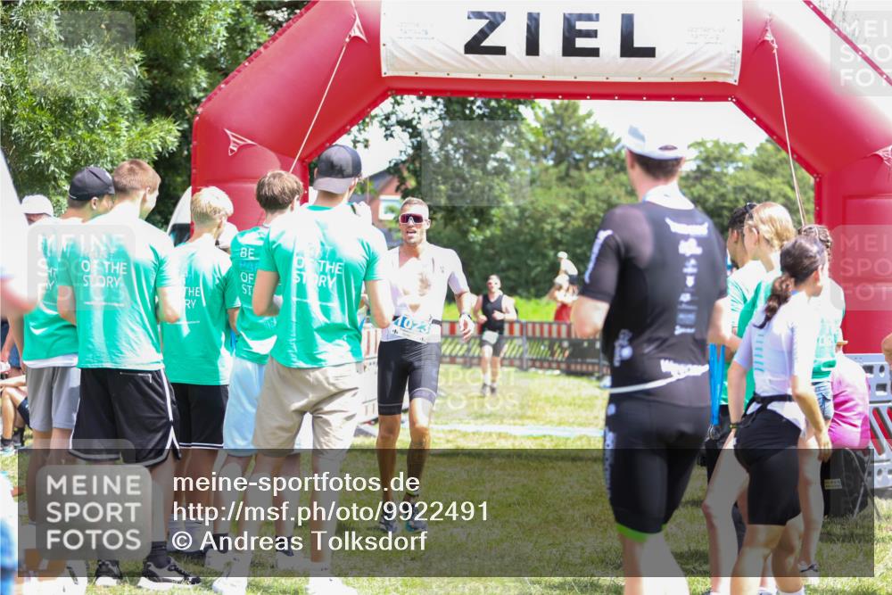 21.06.2026 - 29. Vierlanden-Triathlon Andreas Tolksdorf http://msf.ph/oto/9922491 21.06.2026 13:53:05 Ziel 752, 1023 meine-sportfotos.de