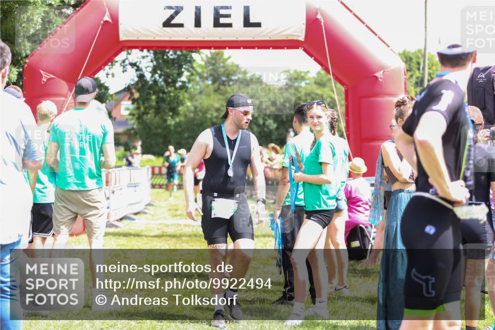 21.06.2026 - 29. Vierlanden-Triathlon Andreas Tolksdorf http://msf.ph/oto/9922494 21.06.2026 13:53:15 Ziel 861, 1036 meine-sportfotos.de