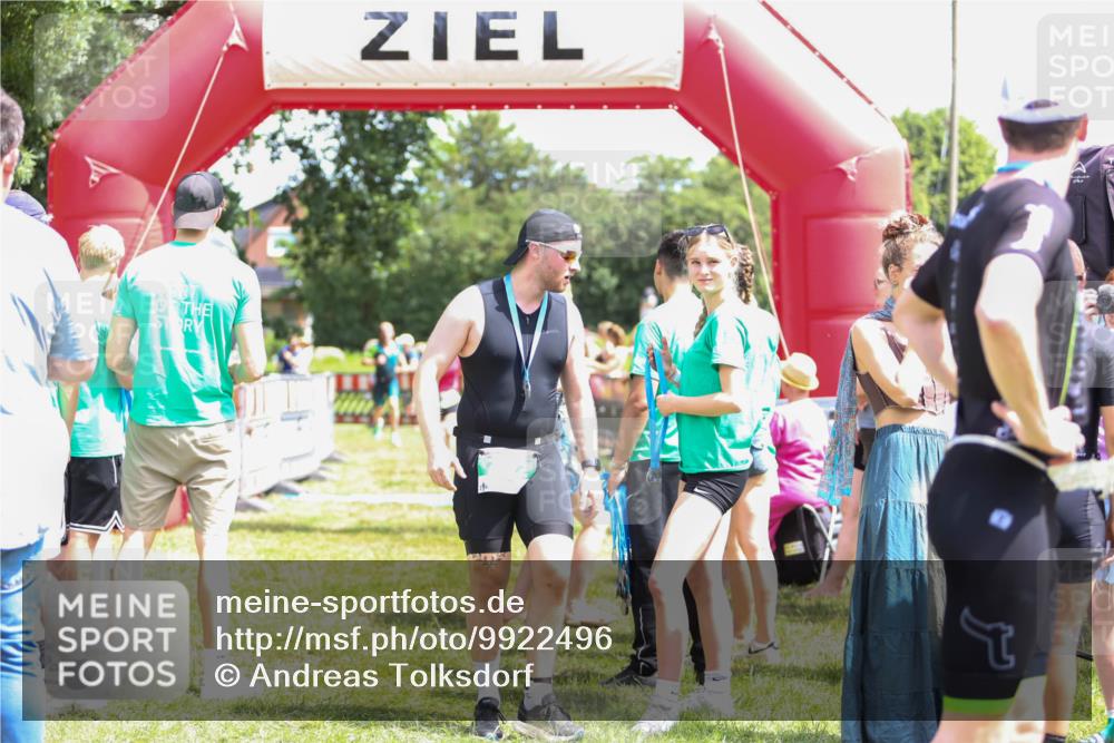 21.06.2026 - 29. Vierlanden-Triathlon Andreas Tolksdorf http://msf.ph/oto/9922496 21.06.2026 13:53:15 Ziel 861, 1036 meine-sportfotos.de