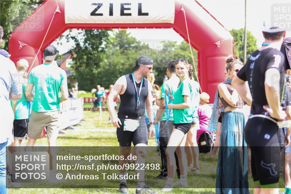 21.06.2026 - 29. Vierlanden-Triathlon Andreas Tolksdorf http://msf.ph/oto/9922498 21.06.2026 13:53:15 Ziel 861, 1036 meine-sportfotos.de