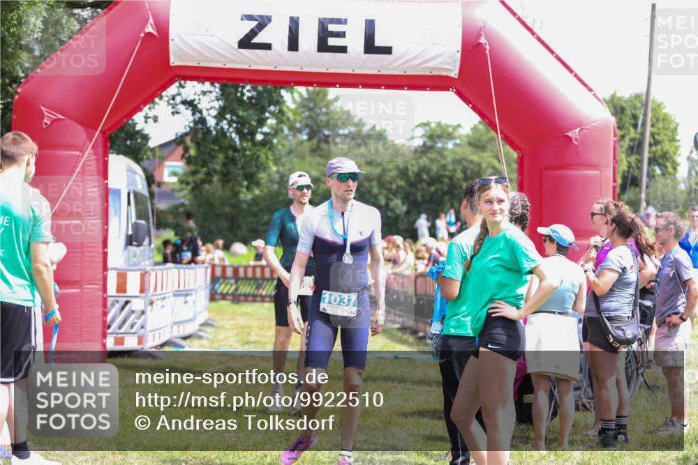 21.06.2026 - 29. Vierlanden-Triathlon Andreas Tolksdorf http://msf.ph/oto/9922510 21.06.2026 13:54:08 Ziel 80, 871 meine-sportfotos.de