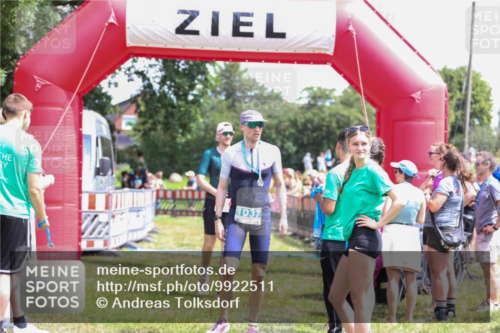 21.06.2026 - 29. Vierlanden-Triathlon Andreas Tolksdorf http://msf.ph/oto/9922511 21.06.2026 13:54:08 Ziel 80, 871 meine-sportfotos.de