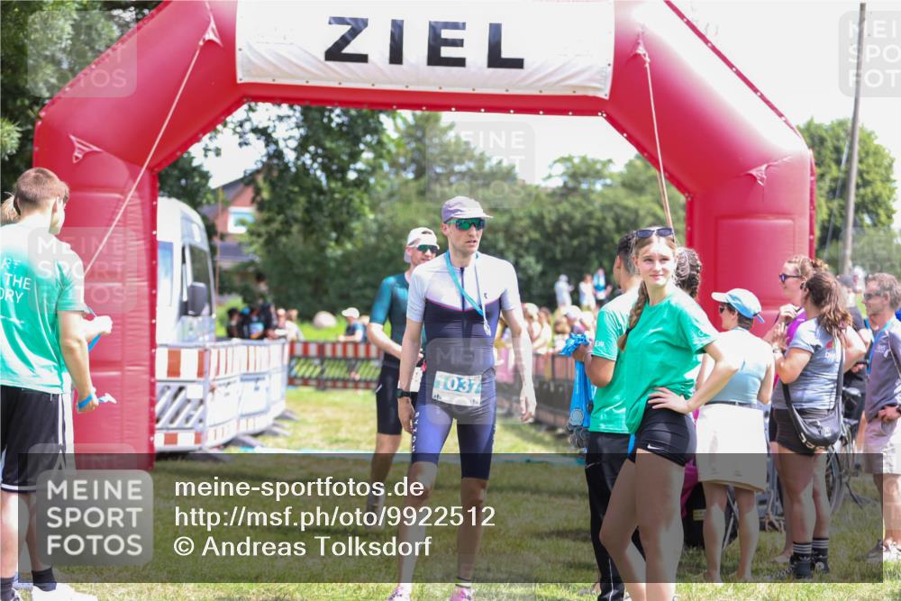 21.06.2026 - 29. Vierlanden-Triathlon Andreas Tolksdorf http://msf.ph/oto/9922512 21.06.2026 13:54:08 Ziel 80, 871 meine-sportfotos.de
