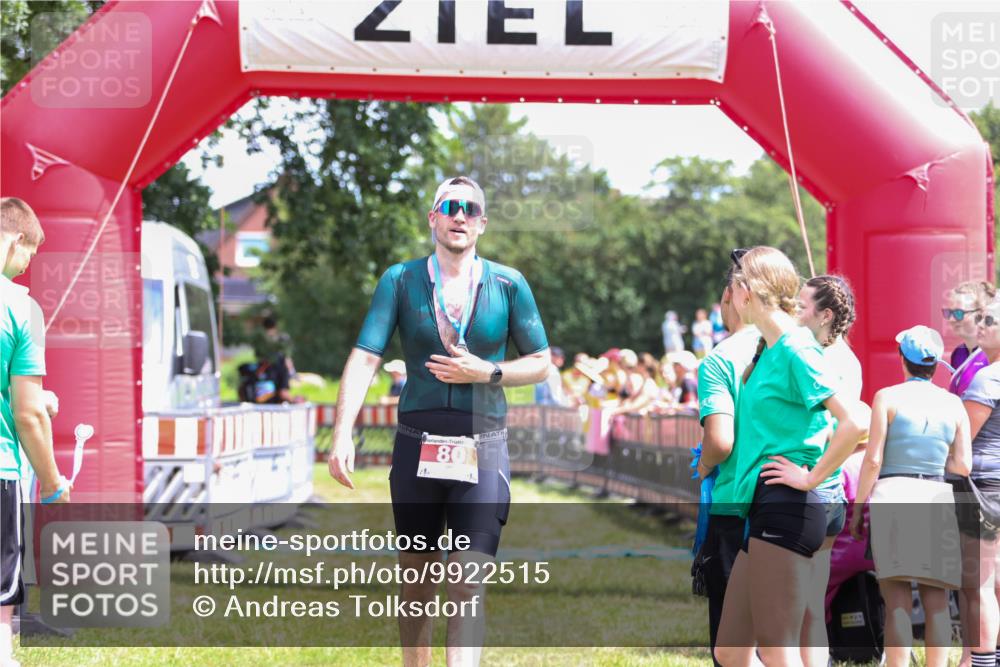 21.06.2026 - 29. Vierlanden-Triathlon Andreas Tolksdorf http://msf.ph/oto/9922515 21.06.2026 13:54:12 Ziel 871, 1048 meine-sportfotos.de