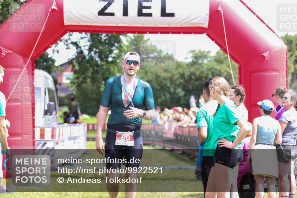 21.06.2026 - 29. Vierlanden-Triathlon Andreas Tolksdorf http://msf.ph/oto/9922521 21.06.2026 13:54:13 Ziel 871, 1048 meine-sportfotos.de