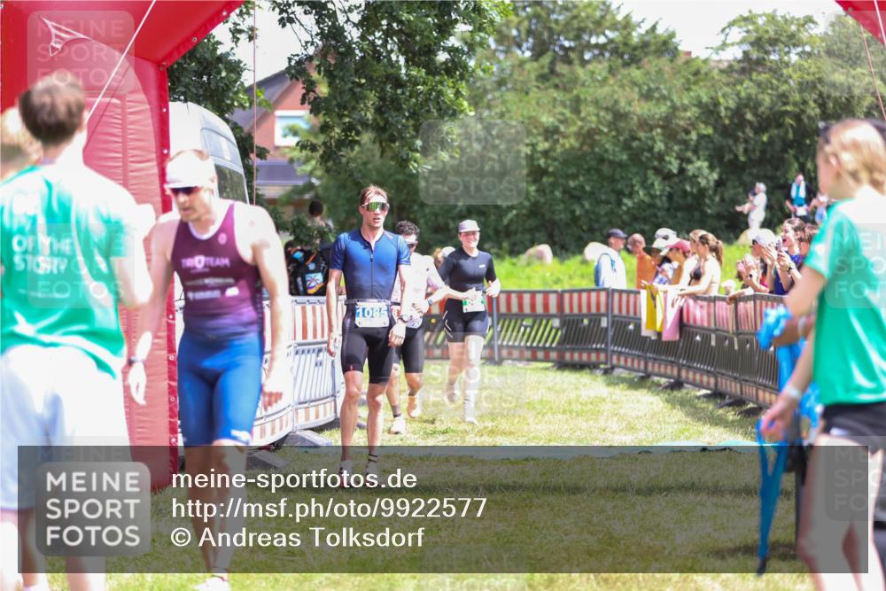 21.06.2026 - 29. Vierlanden-Triathlon Andreas Tolksdorf http://msf.ph/oto/9922577 21.06.2026 13:54:54 Ziel 18, 831, 1085 meine-sportfotos.de