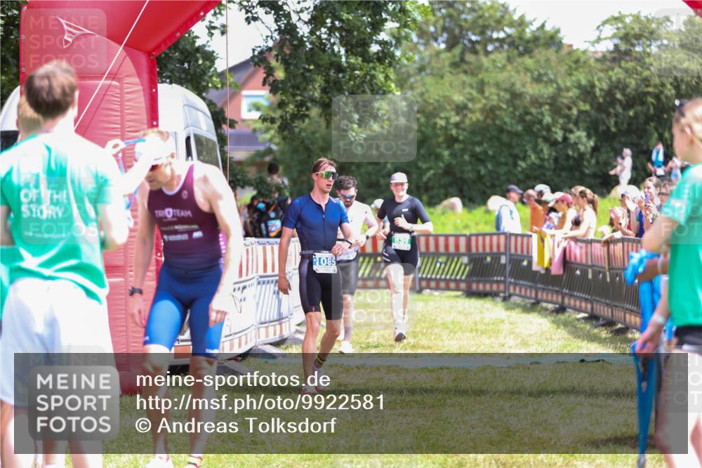 21.06.2026 - 29. Vierlanden-Triathlon Andreas Tolksdorf http://msf.ph/oto/9922581 21.06.2026 13:54:55 Ziel 18, 831, 1085 meine-sportfotos.de