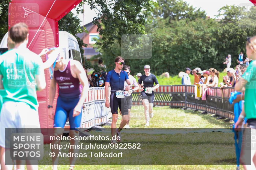 21.06.2026 - 29. Vierlanden-Triathlon Andreas Tolksdorf http://msf.ph/oto/9922582 21.06.2026 13:54:55 Ziel 18, 831, 1085 meine-sportfotos.de