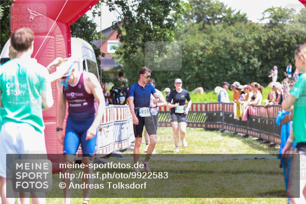 21.06.2026 - 29. Vierlanden-Triathlon Andreas Tolksdorf http://msf.ph/oto/9922583 21.06.2026 13:54:55 Ziel 18, 831, 1085 meine-sportfotos.de