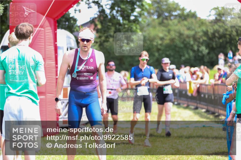 21.06.2026 - 29. Vierlanden-Triathlon Andreas Tolksdorf http://msf.ph/oto/9922585 21.06.2026 13:54:57 Ziel 18, 831, 1085 meine-sportfotos.de