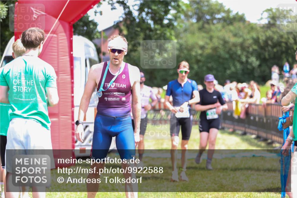 21.06.2026 - 29. Vierlanden-Triathlon Andreas Tolksdorf http://msf.ph/oto/9922588 21.06.2026 13:54:57 Ziel 18, 831, 1085 meine-sportfotos.de
