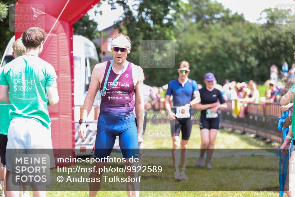 21.06.2026 - 29. Vierlanden-Triathlon Andreas Tolksdorf http://msf.ph/oto/9922589 21.06.2026 13:54:57 Ziel 18, 831, 1085 meine-sportfotos.de