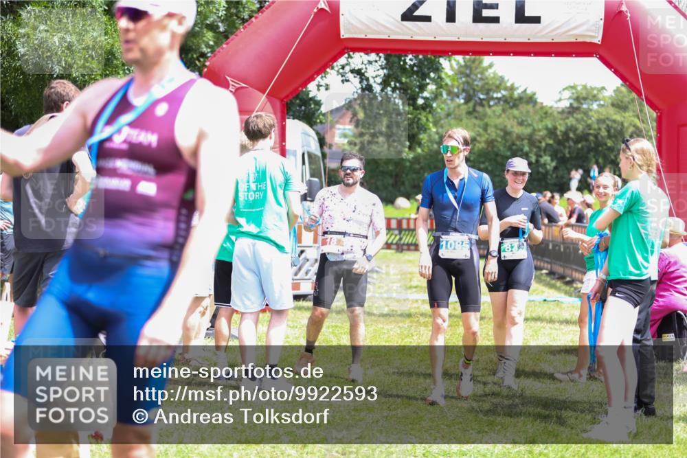 21.06.2026 - 29. Vierlanden-Triathlon Andreas Tolksdorf http://msf.ph/oto/9922593 21.06.2026 13:55:02 Ziel 816, 1025 meine-sportfotos.de