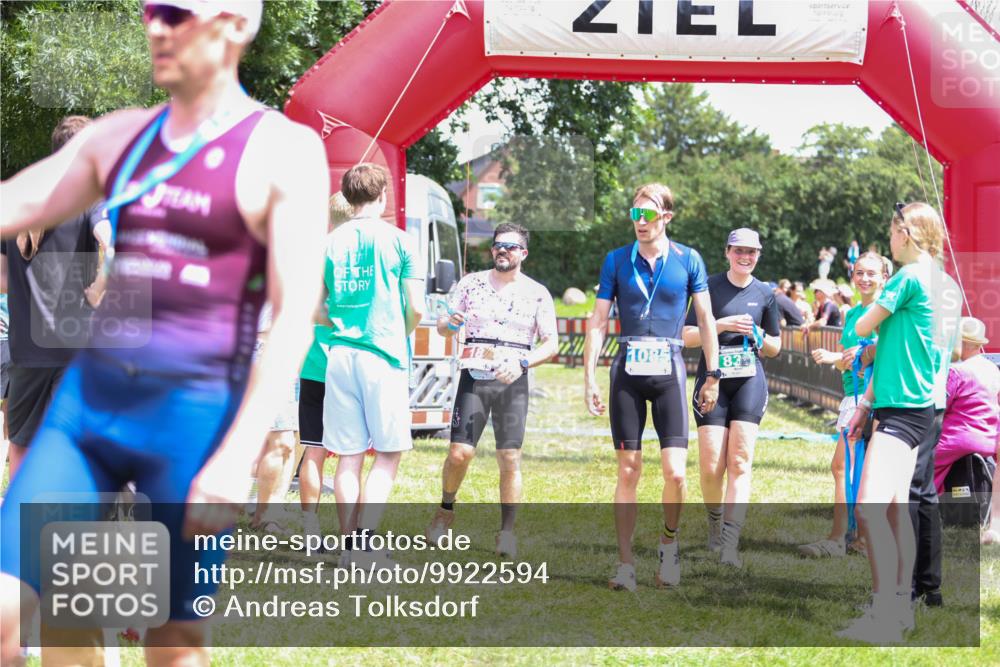 21.06.2026 - 29. Vierlanden-Triathlon Andreas Tolksdorf http://msf.ph/oto/9922594 21.06.2026 13:55:03 Ziel 816, 1025 meine-sportfotos.de