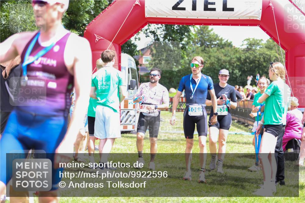 21.06.2026 - 29. Vierlanden-Triathlon Andreas Tolksdorf http://msf.ph/oto/9922596 21.06.2026 13:55:03 Ziel 816, 1025 meine-sportfotos.de