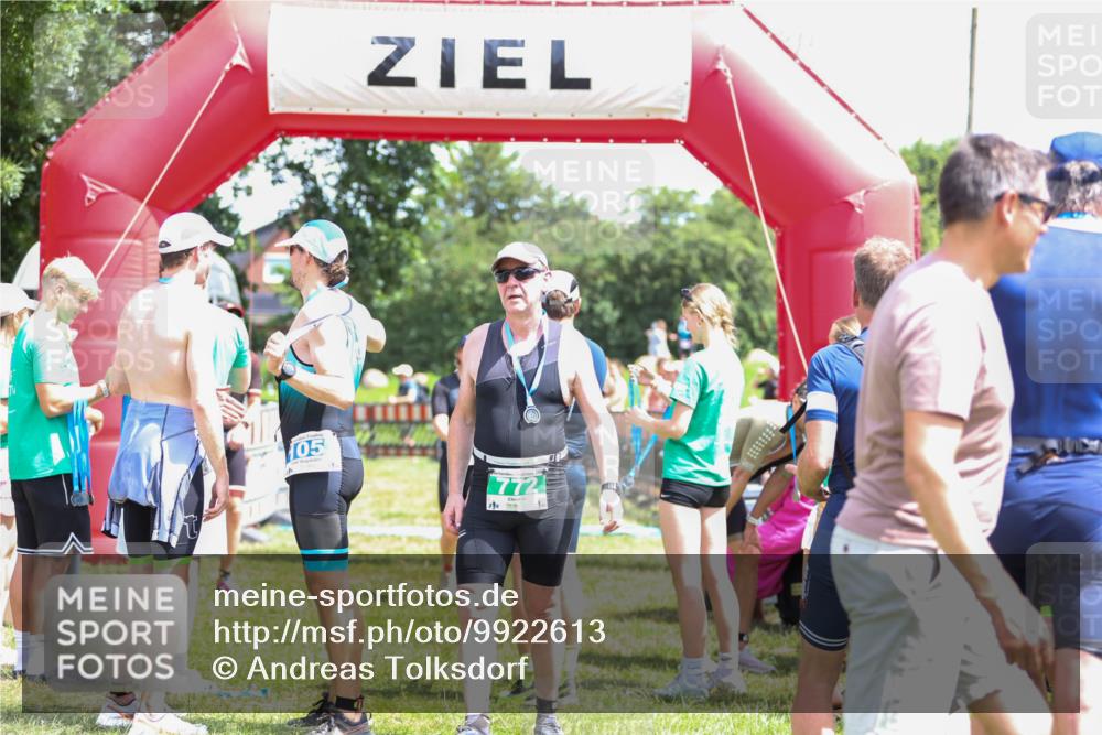 21.06.2026 - 29. Vierlanden-Triathlon Andreas Tolksdorf http://msf.ph/oto/9922613 21.06.2026 13:55:47 Ziel 865, 880, 1026 meine-sportfotos.de