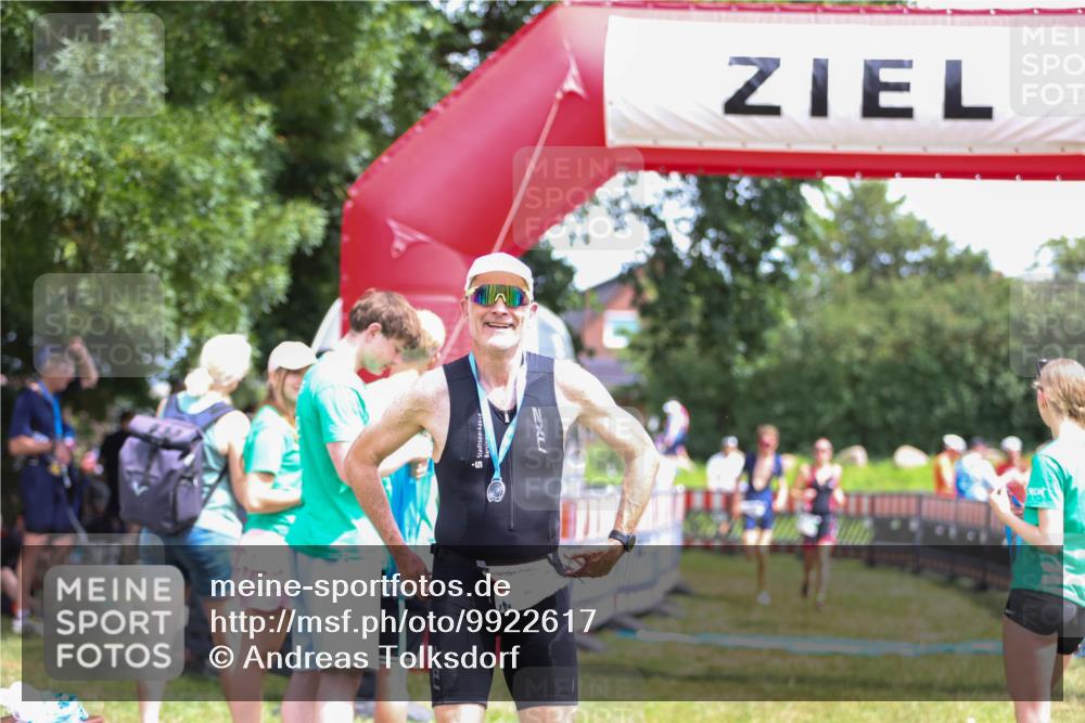 21.06.2026 - 29. Vierlanden-Triathlon Andreas Tolksdorf http://msf.ph/oto/9922617 21.06.2026 13:59:21 Ziel 260, 847, 890, 1058 meine-sportfotos.de