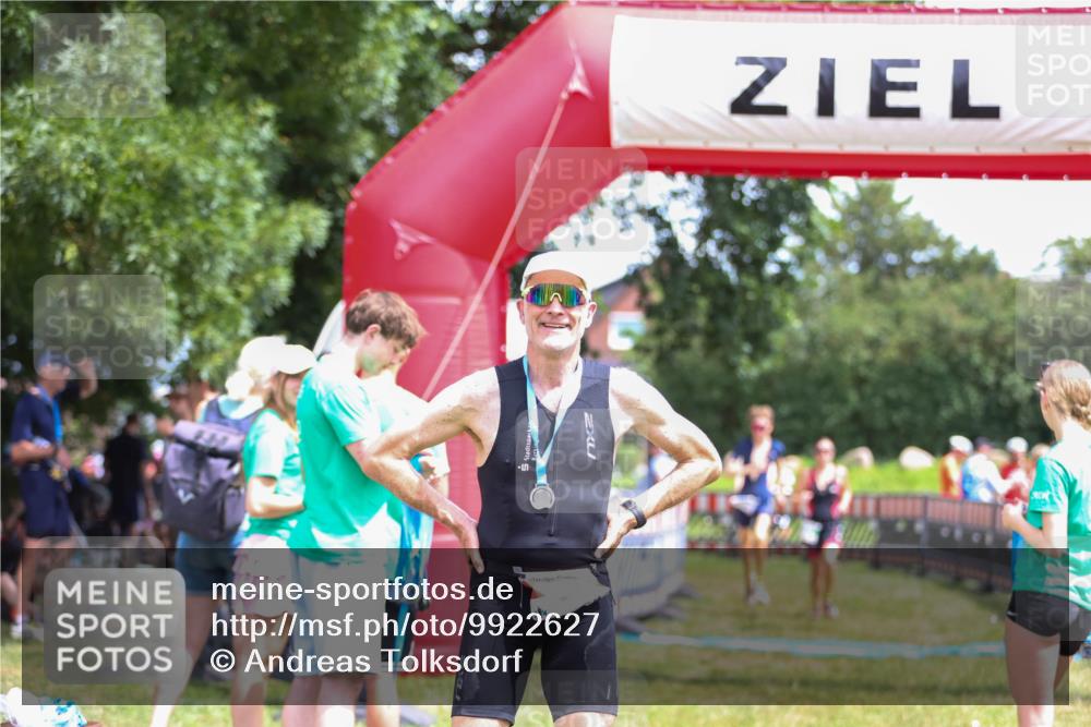 21.06.2026 - 29. Vierlanden-Triathlon Andreas Tolksdorf http://msf.ph/oto/9922627 21.06.2026 13:59:21 Ziel 260, 847, 890, 1058 meine-sportfotos.de