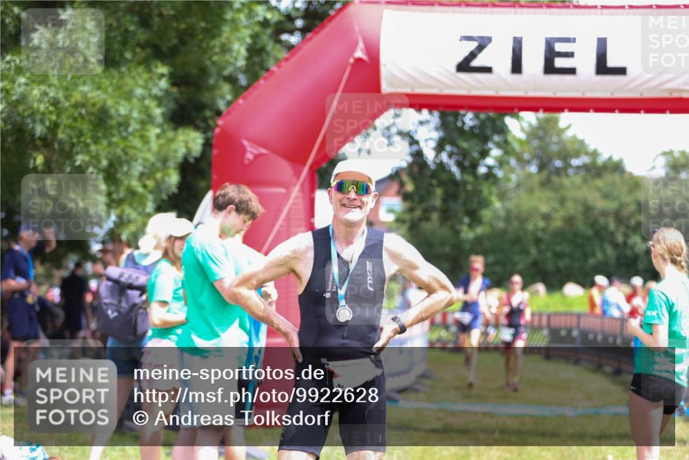 21.06.2026 - 29. Vierlanden-Triathlon Andreas Tolksdorf http://msf.ph/oto/9922628 21.06.2026 13:59:21 Ziel 260, 847, 890, 1058 meine-sportfotos.de
