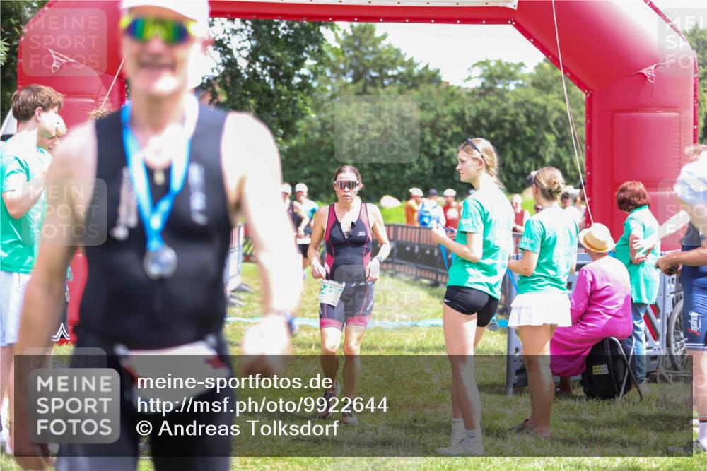 21.06.2026 - 29. Vierlanden-Triathlon Andreas Tolksdorf http://msf.ph/oto/9922644 21.06.2026 13:59:26 Ziel 260, 847, 890, 1058 meine-sportfotos.de