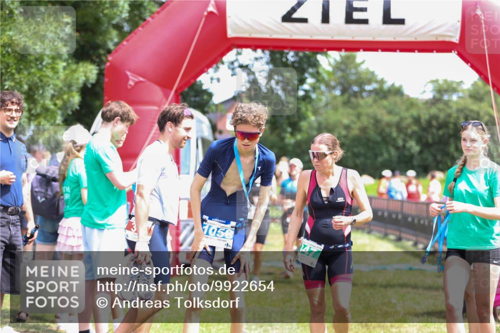 21.06.2026 - 29. Vierlanden-Triathlon Andreas Tolksdorf http://msf.ph/oto/9922654 21.06.2026 13:59:29 Ziel 260, 266, 638, 890 meine-sportfotos.de