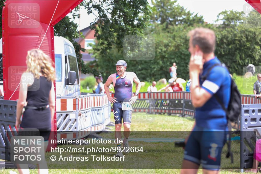 21.06.2026 - 29. Vierlanden-Triathlon Andreas Tolksdorf http://msf.ph/oto/9922664 21.06.2026 14:00:06 Ziel 223, 832, 1079 meine-sportfotos.de