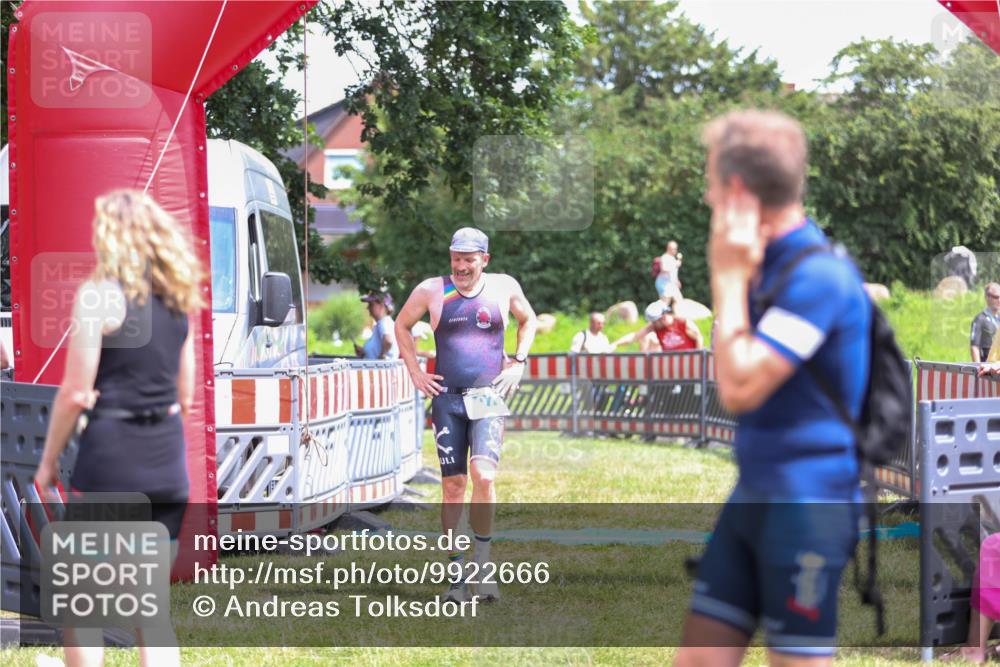 21.06.2026 - 29. Vierlanden-Triathlon Andreas Tolksdorf http://msf.ph/oto/9922666 21.06.2026 14:00:06 Ziel 223, 832, 1079 meine-sportfotos.de