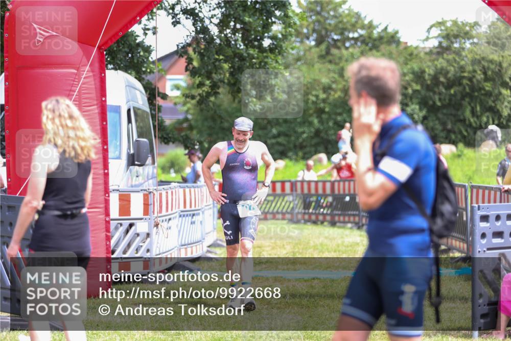 21.06.2026 - 29. Vierlanden-Triathlon Andreas Tolksdorf http://msf.ph/oto/9922668 21.06.2026 14:00:06 Ziel 223, 832, 1079 meine-sportfotos.de