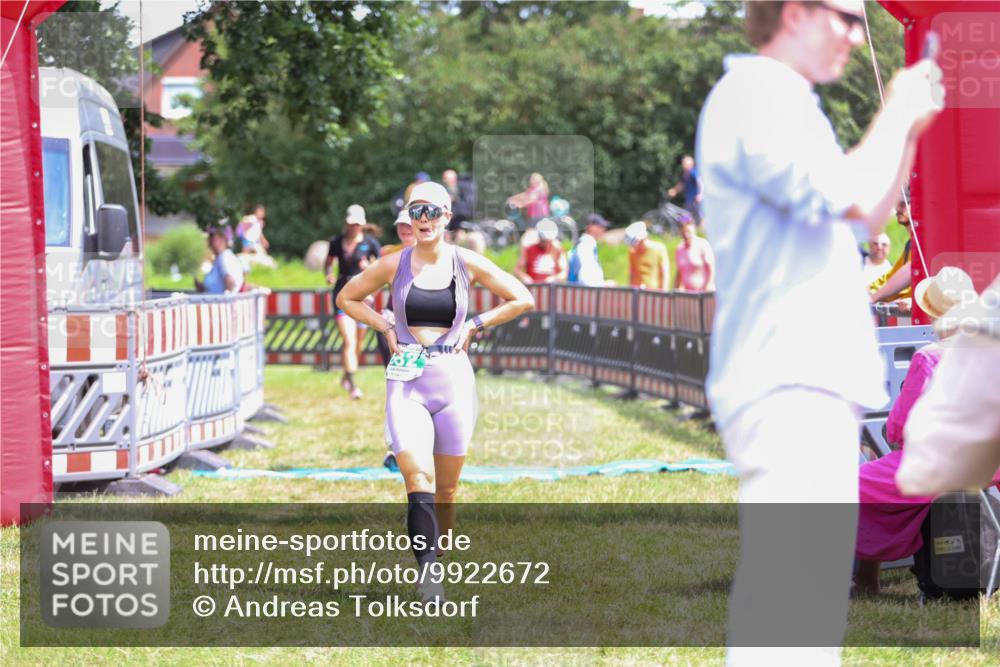 21.06.2026 - 29. Vierlanden-Triathlon Andreas Tolksdorf http://msf.ph/oto/9922672 21.06.2026 14:00:17 Ziel 223, 832, 883, 1091 meine-sportfotos.de