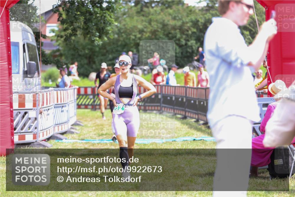 21.06.2026 - 29. Vierlanden-Triathlon Andreas Tolksdorf http://msf.ph/oto/9922673 21.06.2026 14:00:17 Ziel 223, 832, 883, 1091 meine-sportfotos.de
