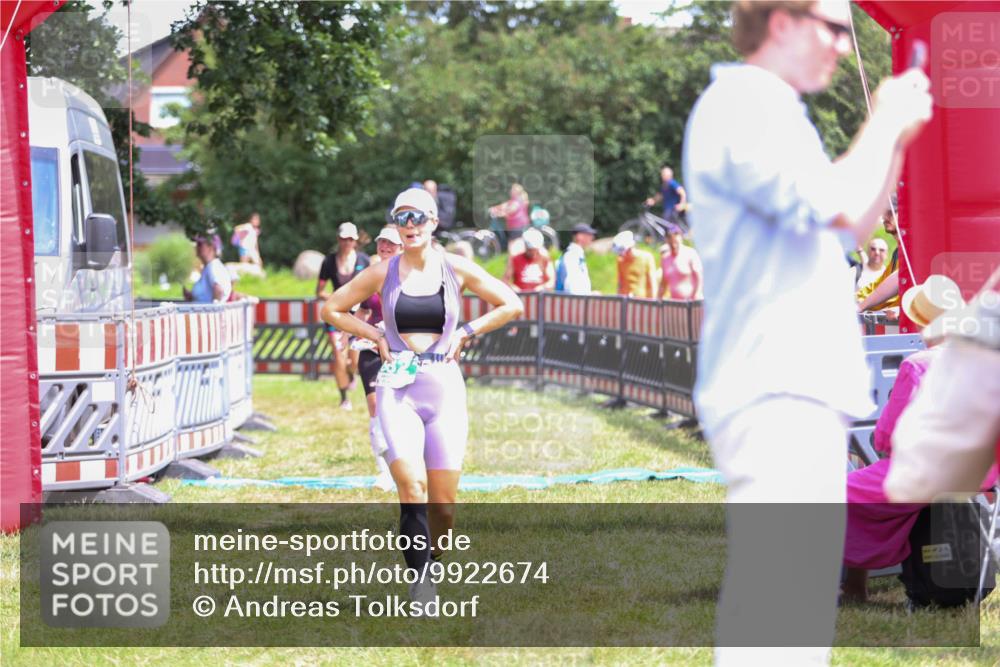 21.06.2026 - 29. Vierlanden-Triathlon Andreas Tolksdorf http://msf.ph/oto/9922674 21.06.2026 14:00:17 Ziel 223, 832, 883, 1091 meine-sportfotos.de