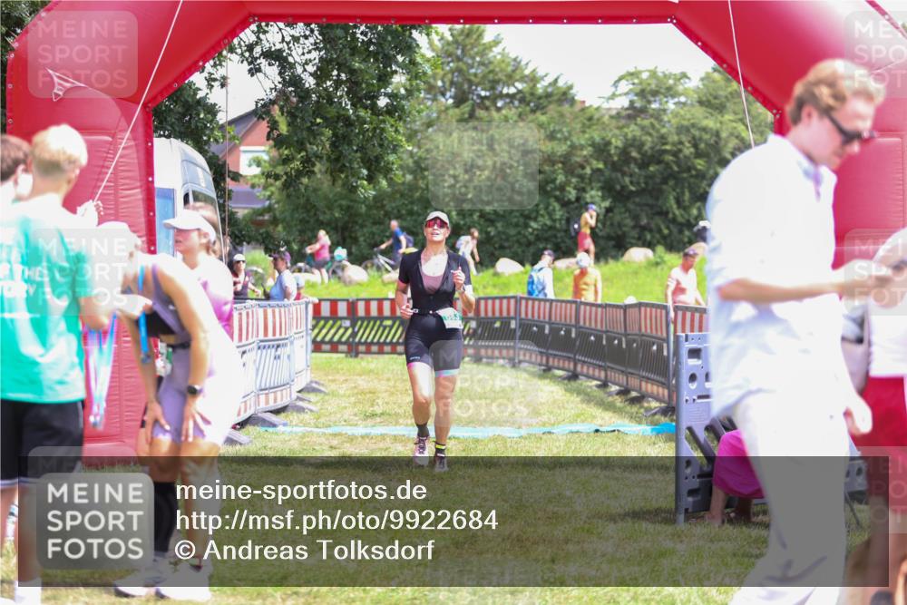 21.06.2026 - 29. Vierlanden-Triathlon Andreas Tolksdorf http://msf.ph/oto/9922684 21.06.2026 14:00:22 Ziel 223, 883, 1091 meine-sportfotos.de