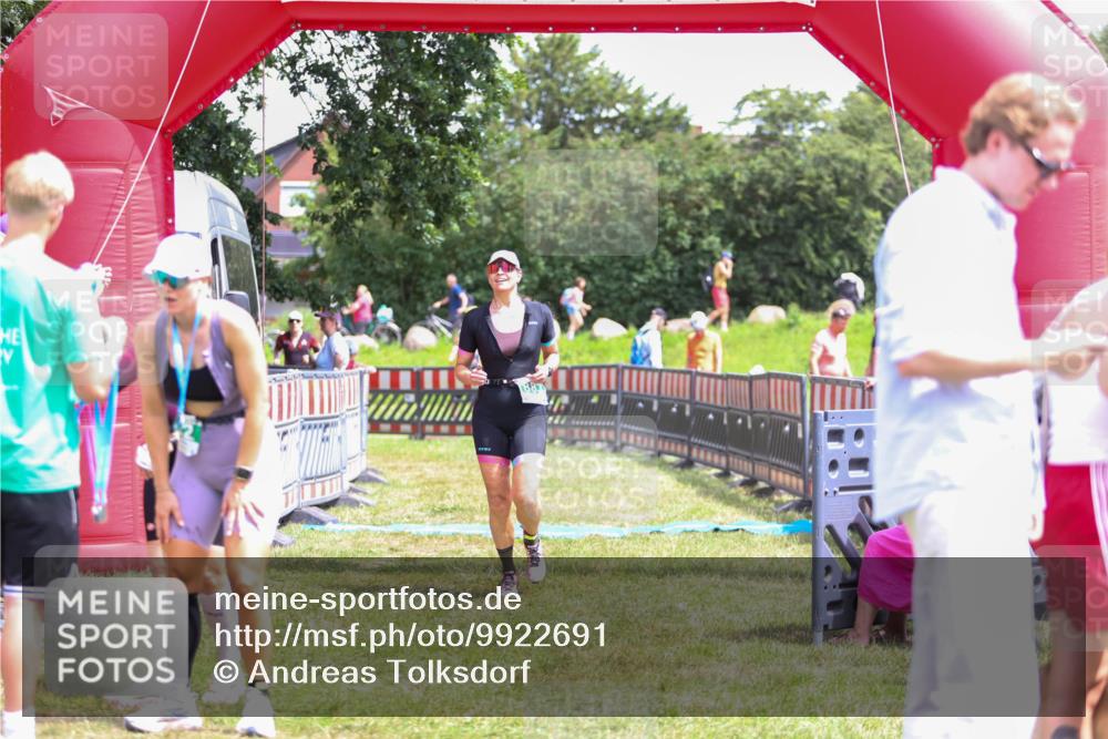 21.06.2026 - 29. Vierlanden-Triathlon Andreas Tolksdorf http://msf.ph/oto/9922691 21.06.2026 14:00:22 Ziel 223, 883, 1091 meine-sportfotos.de