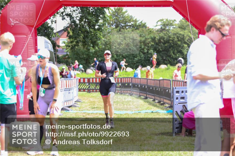 21.06.2026 - 29. Vierlanden-Triathlon Andreas Tolksdorf http://msf.ph/oto/9922693 21.06.2026 14:00:22 Ziel 223, 883, 1091 meine-sportfotos.de