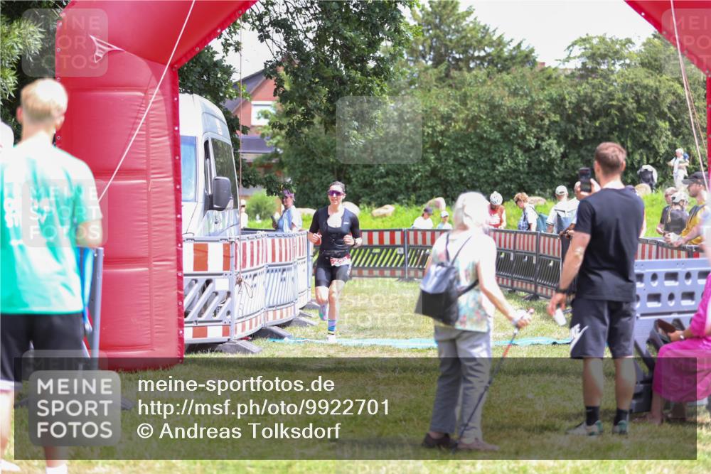 21.06.2026 - 29. Vierlanden-Triathlon Andreas Tolksdorf http://msf.ph/oto/9922701 21.06.2026 14:01:08 Ziel 245 meine-sportfotos.de