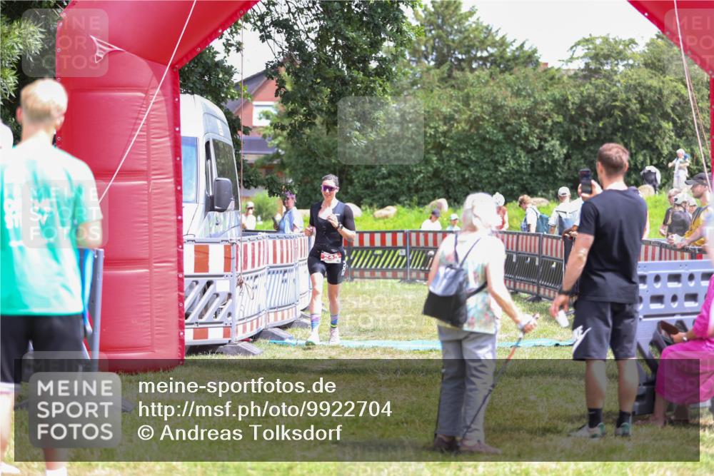 21.06.2026 - 29. Vierlanden-Triathlon Andreas Tolksdorf http://msf.ph/oto/9922704 21.06.2026 14:01:08 Ziel 245 meine-sportfotos.de