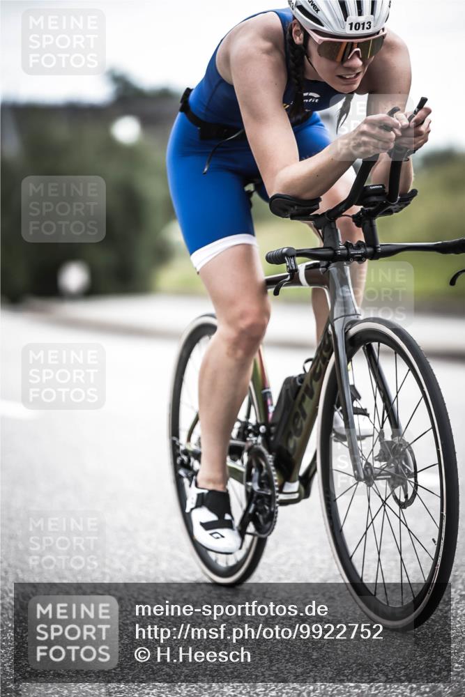 21.06.2026 - 29. Vierlanden-Triathlon H.Heesch http://msf.ph/oto/9922752 21.06.2026 12:34:41 Radfahren 1013 meine-sportfotos.de