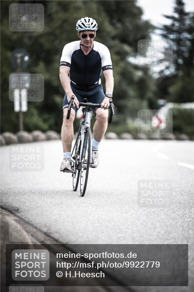 21.06.2026 - 29. Vierlanden-Triathlon H.Heesch http://msf.ph/oto/9922779 21.06.2026 12:35:16 Radfahren 796 meine-sportfotos.de