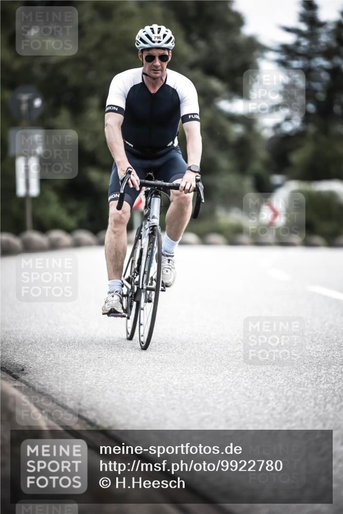 21.06.2026 - 29. Vierlanden-Triathlon H.Heesch http://msf.ph/oto/9922780 21.06.2026 12:35:16 Radfahren 796 meine-sportfotos.de
