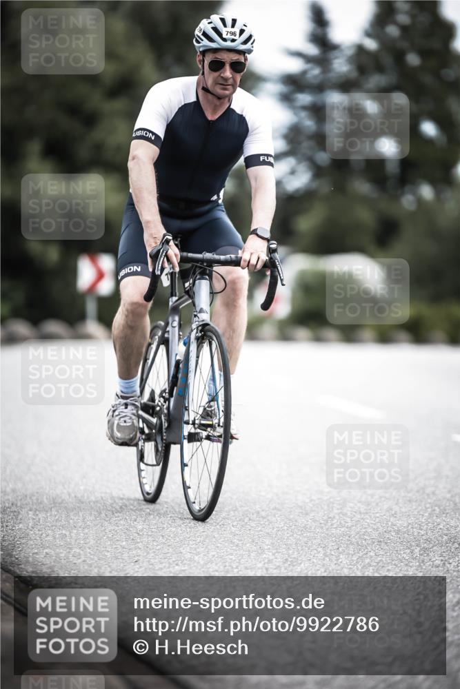 21.06.2026 - 29. Vierlanden-Triathlon H.Heesch http://msf.ph/oto/9922786 21.06.2026 12:35:17 Radfahren 796 meine-sportfotos.de