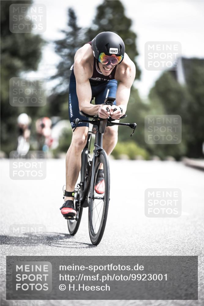 21.06.2026 - 29. Vierlanden-Triathlon H.Heesch http://msf.ph/oto/9923001 21.06.2026 13:02:08 Radfahren 1047 meine-sportfotos.de