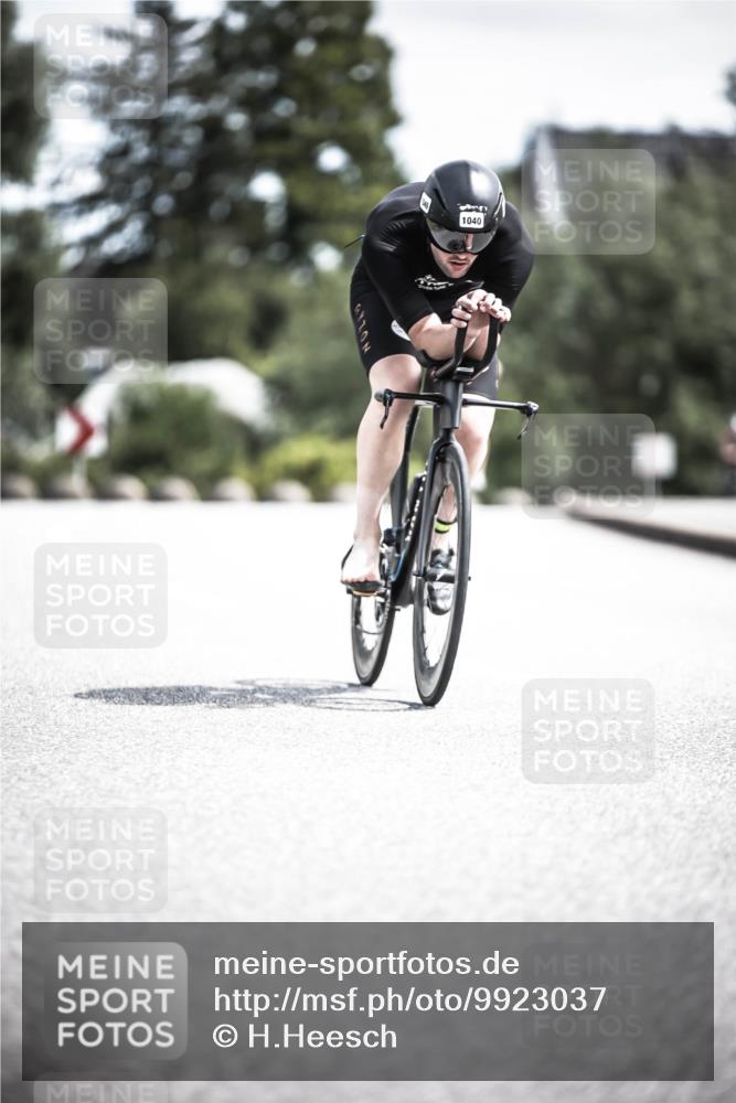 21.06.2026 - 29. Vierlanden-Triathlon H.Heesch http://msf.ph/oto/9923037 21.06.2026 13:02:18 Radfahren 1040 meine-sportfotos.de