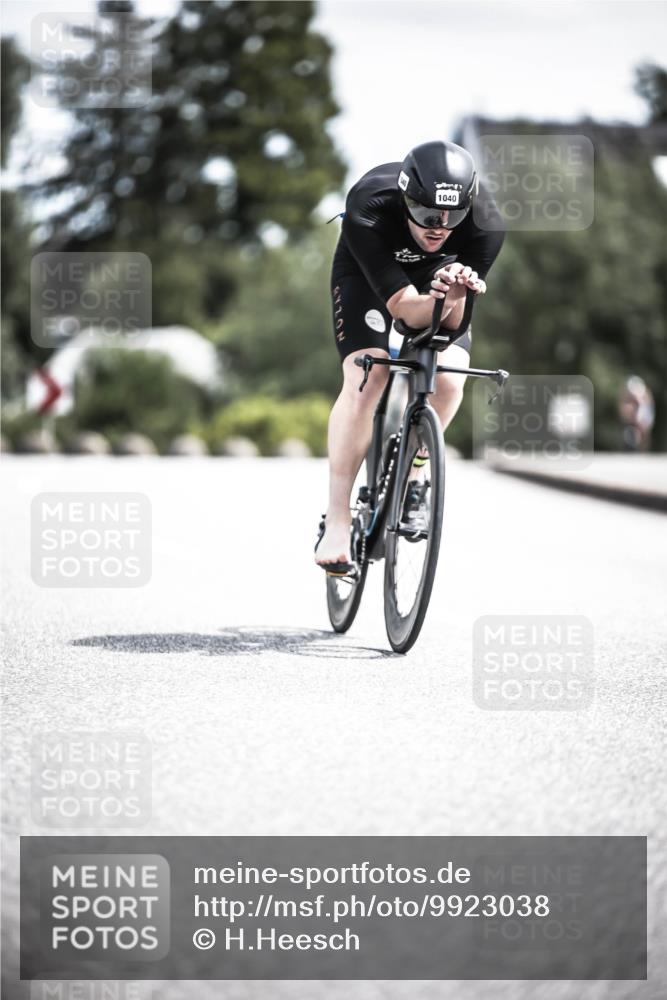 21.06.2026 - 29. Vierlanden-Triathlon H.Heesch http://msf.ph/oto/9923038 21.06.2026 13:02:18 Radfahren 1040 meine-sportfotos.de