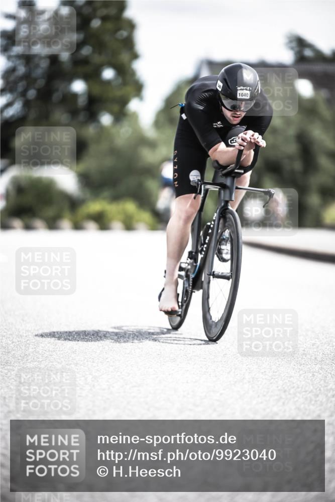 21.06.2026 - 29. Vierlanden-Triathlon H.Heesch http://msf.ph/oto/9923040 21.06.2026 13:02:18 Radfahren 1040 meine-sportfotos.de
