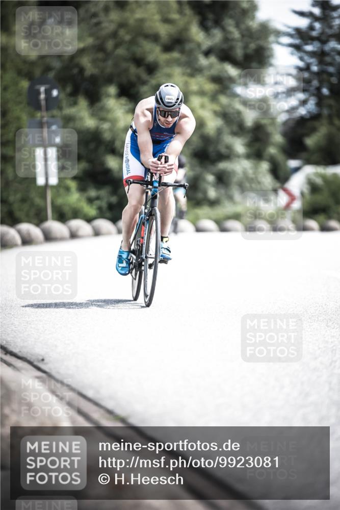 21.06.2026 - 29. Vierlanden-Triathlon H.Heesch http://msf.ph/oto/9923081 21.06.2026 13:02:30 Radfahren 1045 meine-sportfotos.de