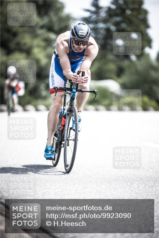 21.06.2026 - 29. Vierlanden-Triathlon H.Heesch http://msf.ph/oto/9923090 21.06.2026 13:02:30 Radfahren 1045 meine-sportfotos.de