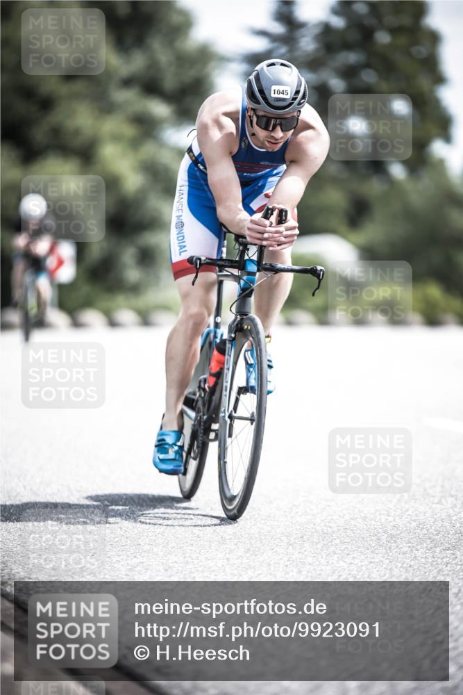 21.06.2026 - 29. Vierlanden-Triathlon H.Heesch http://msf.ph/oto/9923091 21.06.2026 13:02:30 Radfahren 1045 meine-sportfotos.de